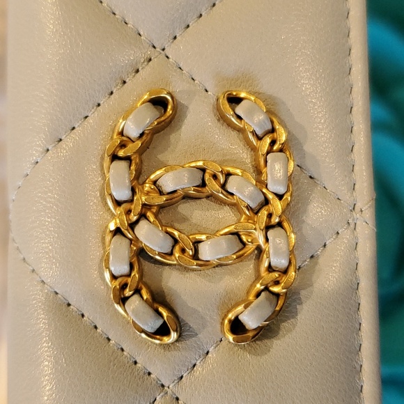 SOLD Gorgeous Chanel Cardholder - Picture 7 of 7